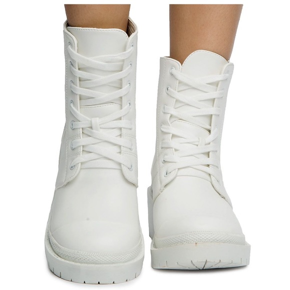 White lug sole combat boot - Picture 4 of 5